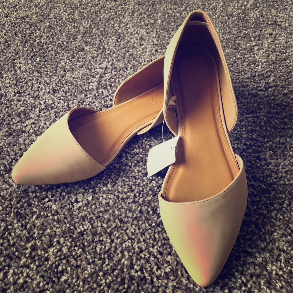🚫🚫🚫SOLD🚫🚫🚫 Tan Flats